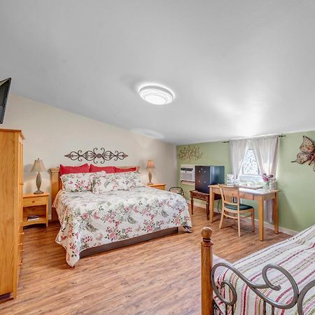 Full Moon Inn Fredericksburg Dış mekan fotoğraf