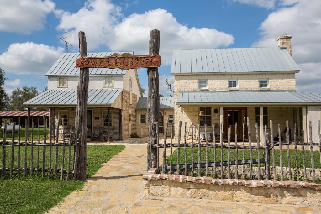 Full Moon Inn Fredericksburg Dış mekan fotoğraf