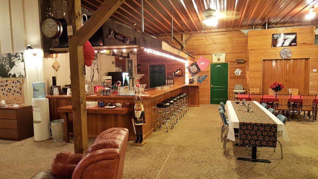 Full Moon Inn Fredericksburg Dış mekan fotoğraf
